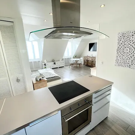 Ideally Located , Eiffel Tower View