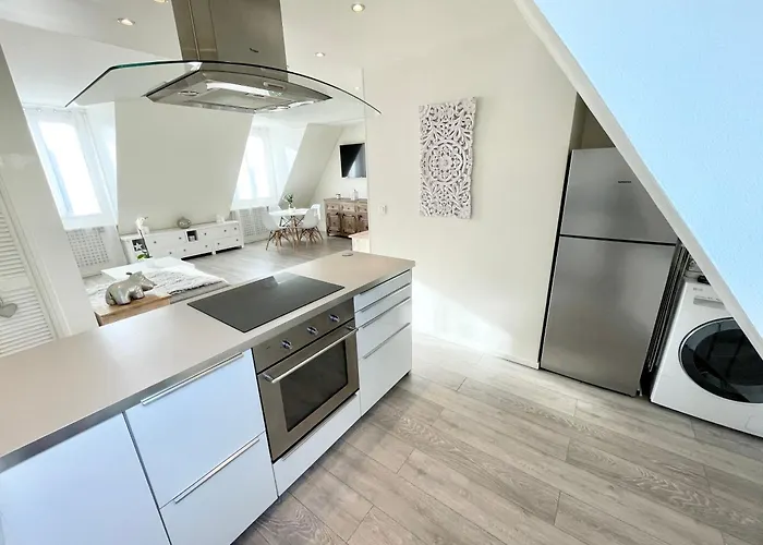 Ideally Located , Eiffel Tower View Apartamento