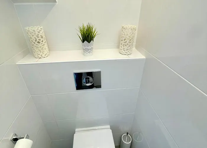 Ideally Located , Eiffel Tower View