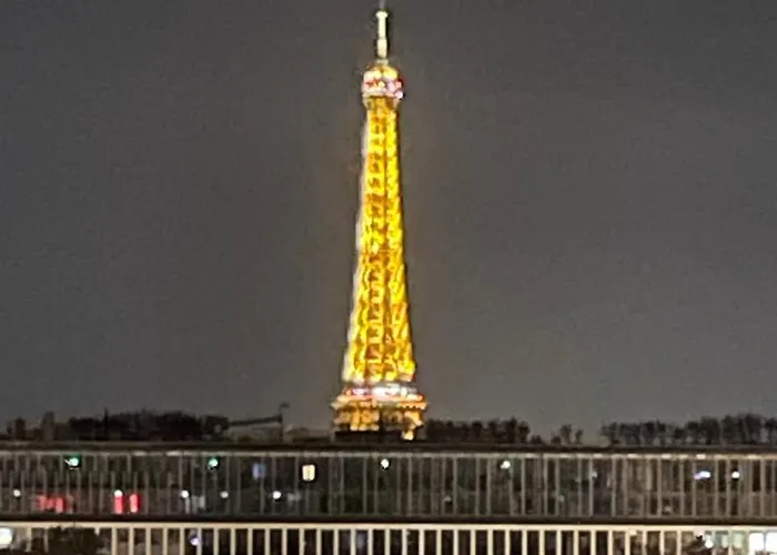 Ideally Located , Eiffel Tower View *